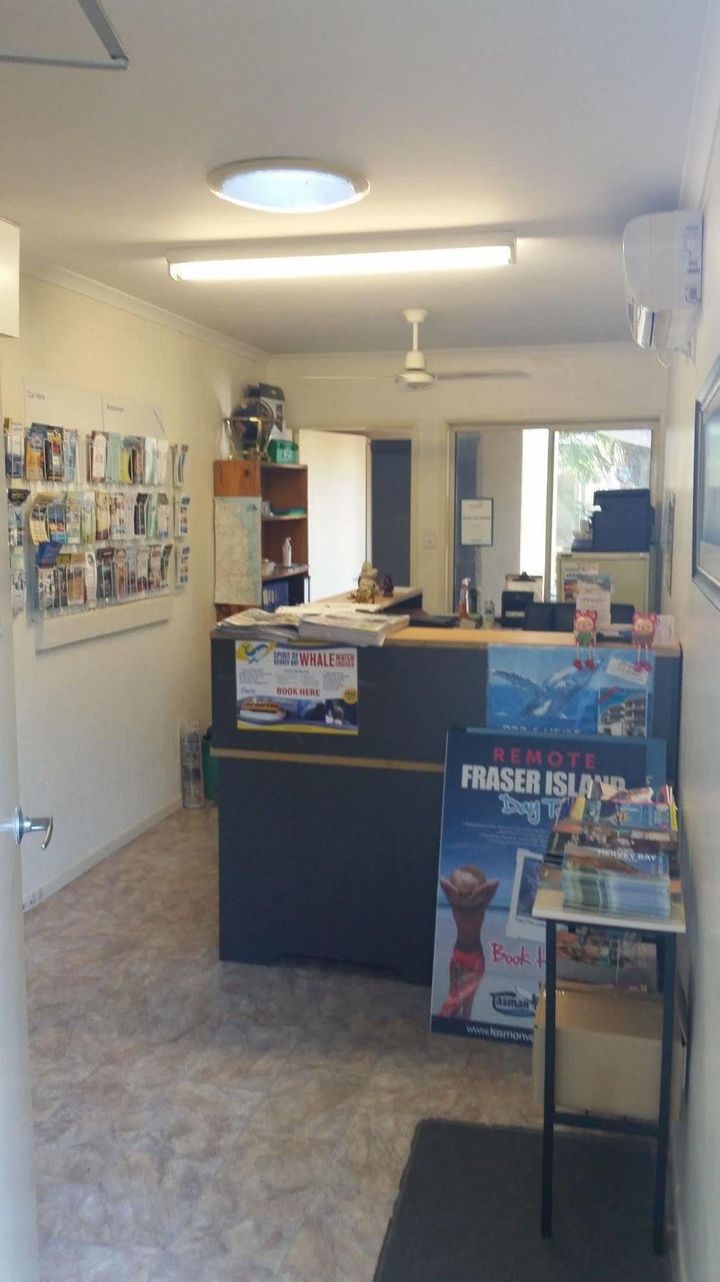 Alexander Beachfront Apartments Hervey Bay Bagian luar foto
